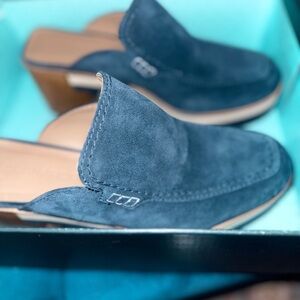 Bernardo! Sofia Style, Navy Split Suede color and never really worn!